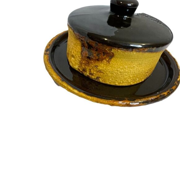 Vintage butter ceramic artisan dish - Picture 3 of 9